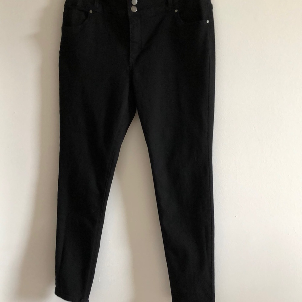 d. Jeans size 16 black